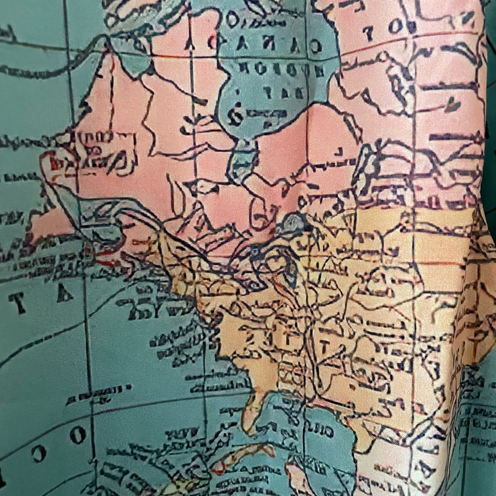 Unique map blouse - Picture 6 of 6